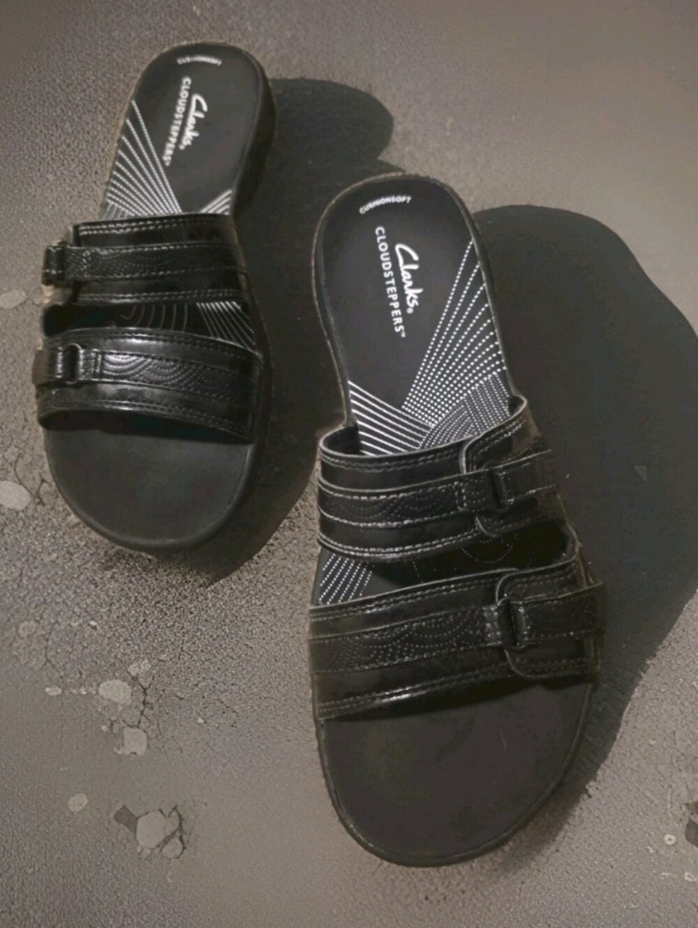 Clarks Women's Breeze Piper Two Strap Adjustable  Sandal Sz 8.